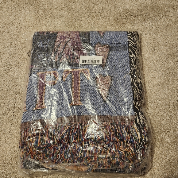 🐇 Taylor Swift Wonderland 1989 Blanket Throw - Picture 4 of 5